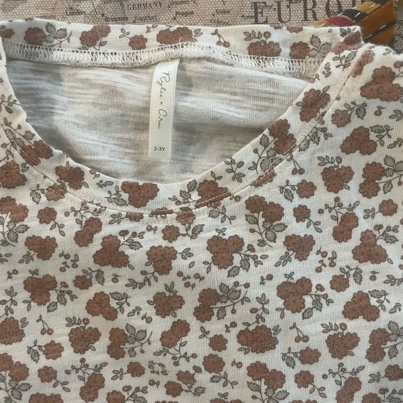 Rylee + Cru Ditzy Floral Kids Size 2/3 Short Sleeve T-Shirt - Picture 2 of 5
